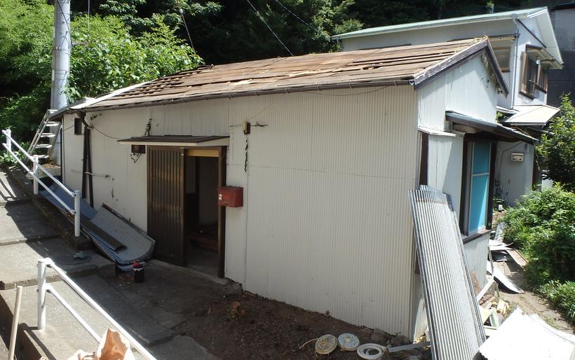 解体前の老朽住宅